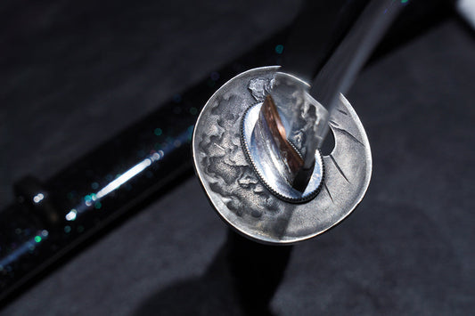 Explanation of "forging and cutting" in traditional swords and knives.