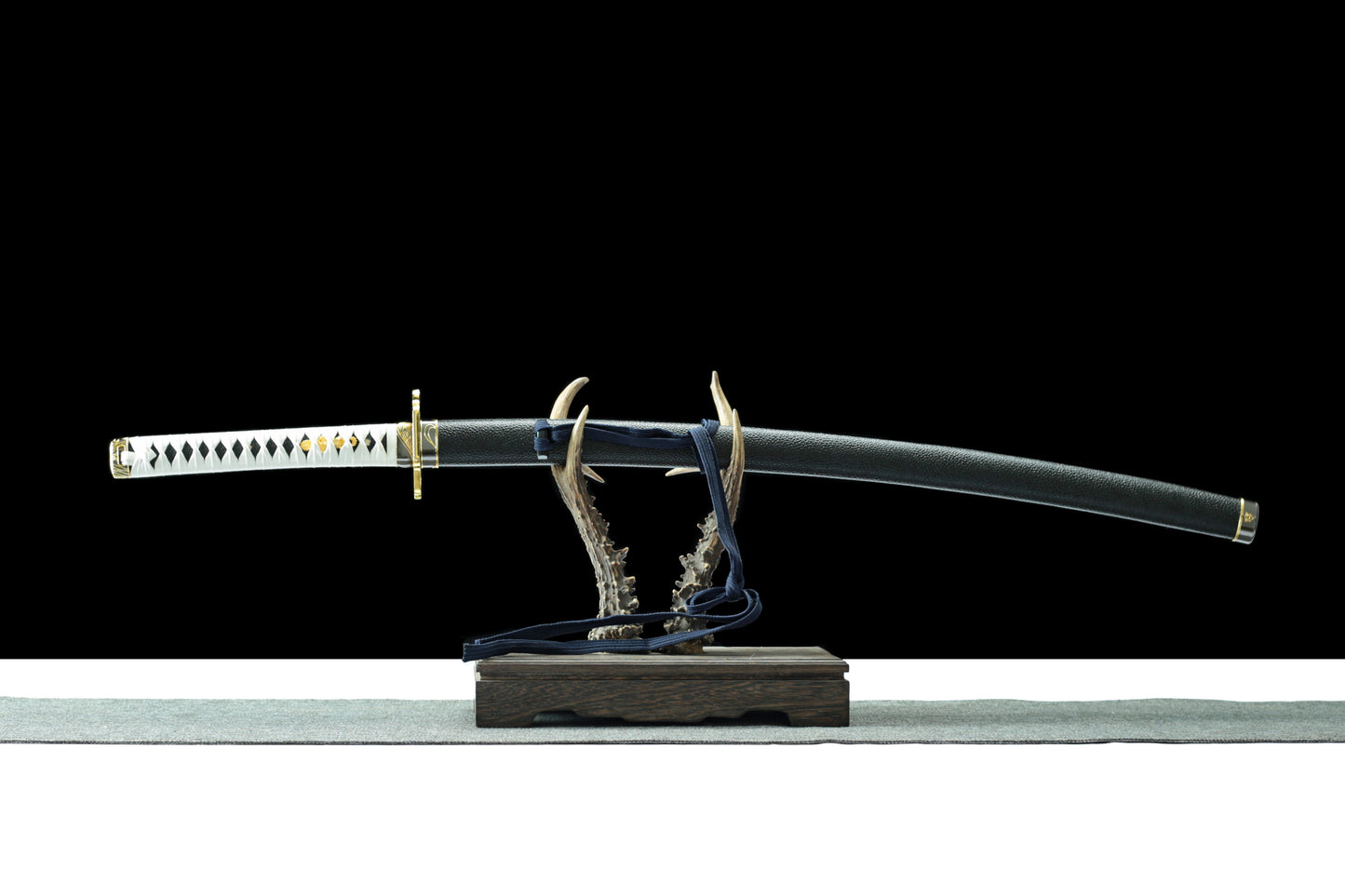1:1 replica of Devil May Cry's first generation Yama Sword