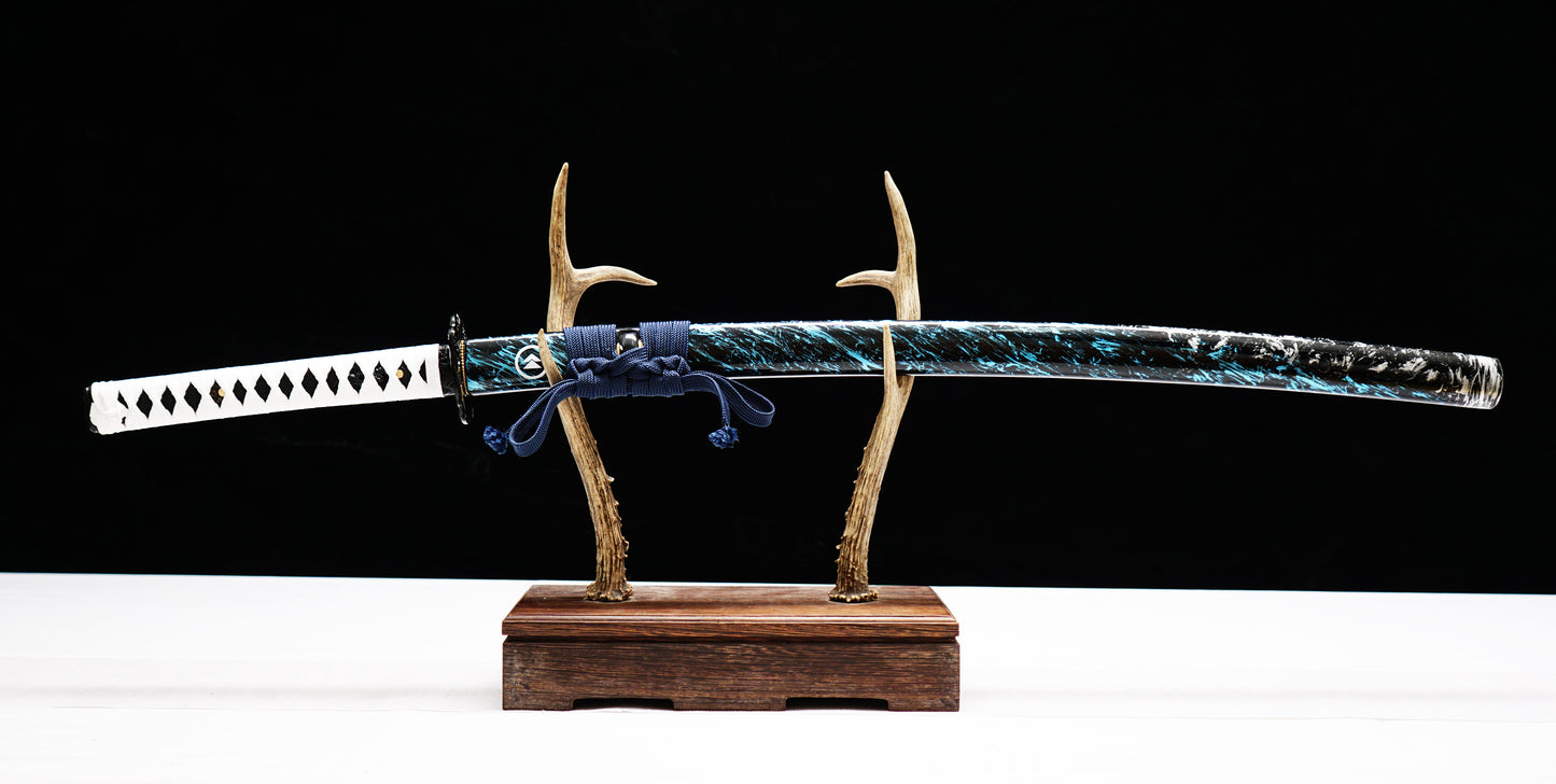 1:1 replica of Ghost of Tsushima (third generation) Includes katana and wakizashi