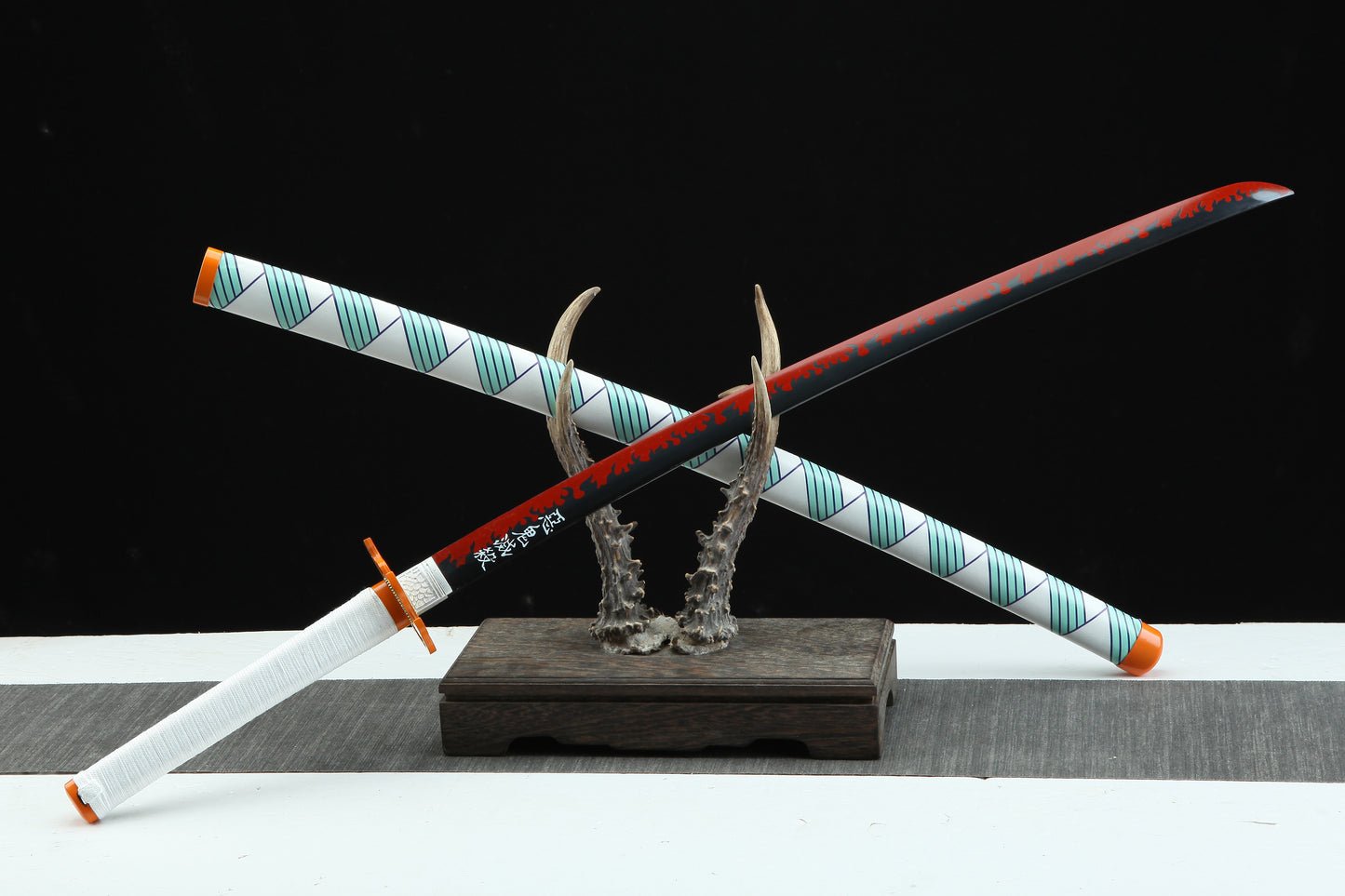 1:1 Replica Kyojuro Rengoku Worn Katana With Upgraded leather sheath