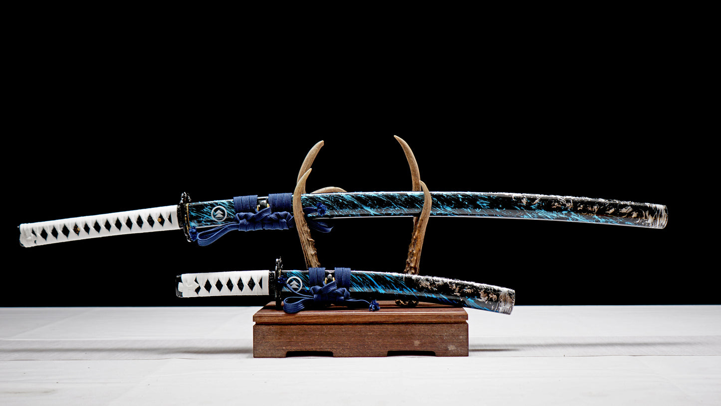 1:1 replica of Ghost of Tsushima (third generation) Includes katana and wakizashi