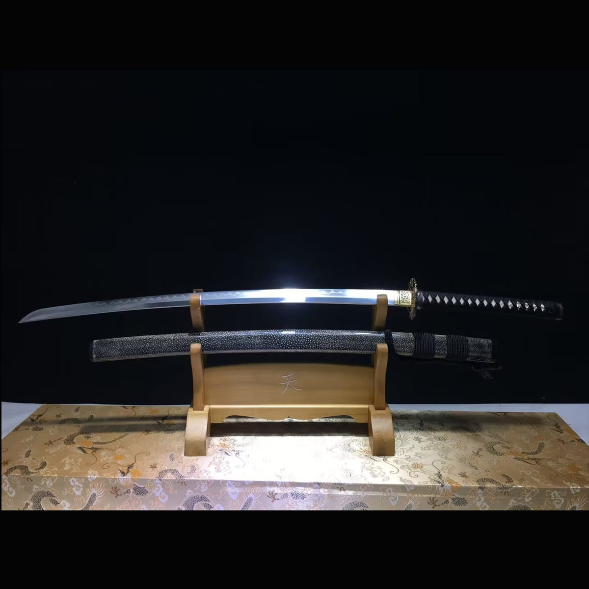 Dragon Circle Gomon Katana with Real Hamon | Full Tang Clay Tempered 5-Layer San Mai Steel Ray Skin Scabbard 103cm