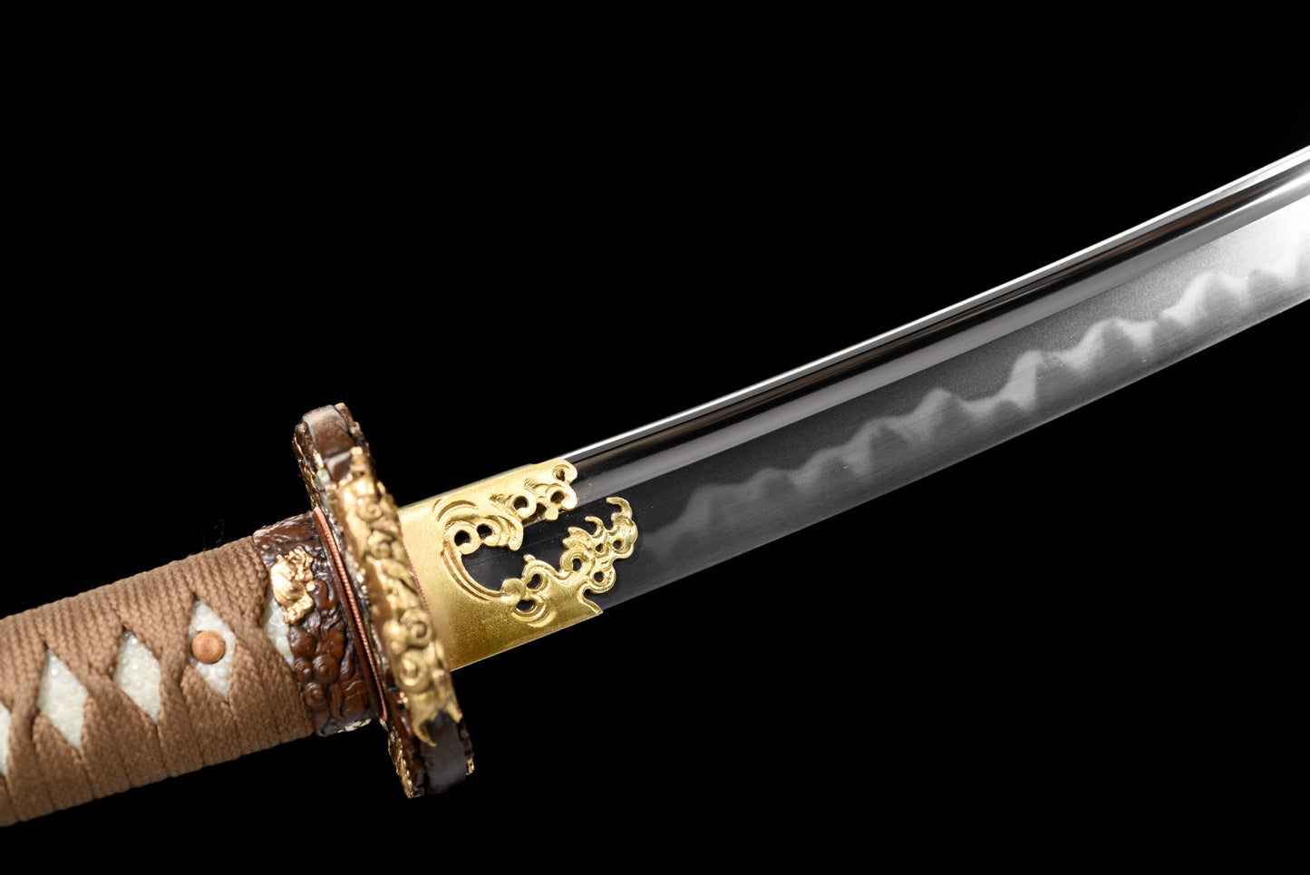 Divine Beast Tamahagane Tachi(Custom-made products: Delivery within 30 days.)