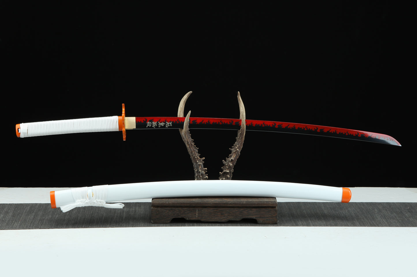 1:1 Replica Kyojuro Rengoku Worn Katana
