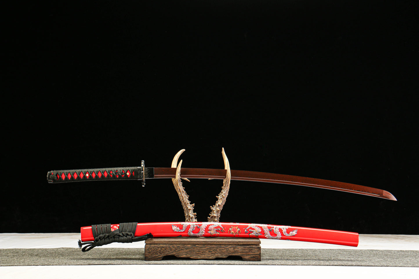 Patterned Steel Red Heat-Treated Blade with Red Lacquered Scabbard Featuring a Golden Dragon Design