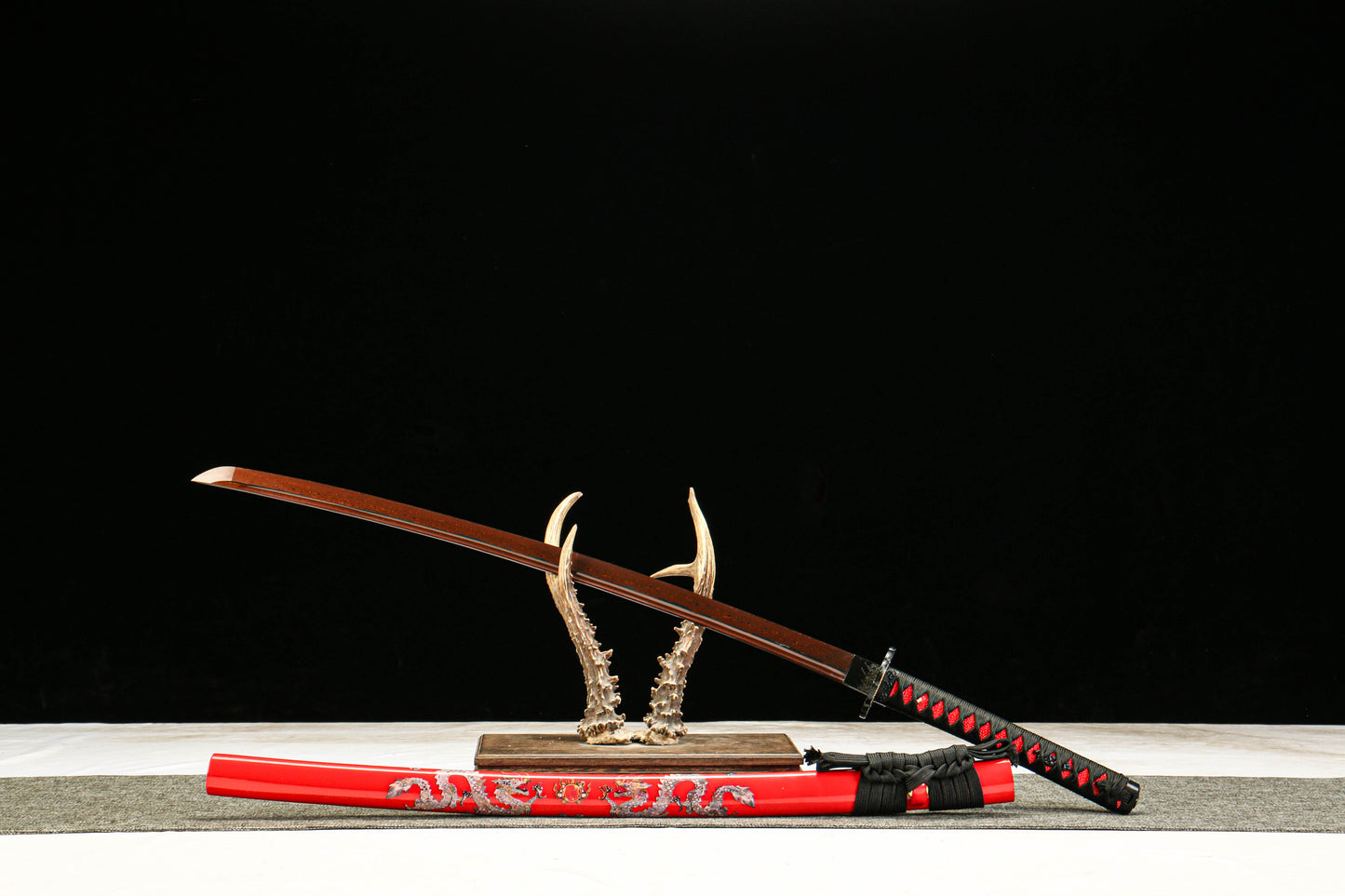 Patterned Steel Red Heat-Treated Blade with Red Lacquered Scabbard Featuring a Golden Dragon Design