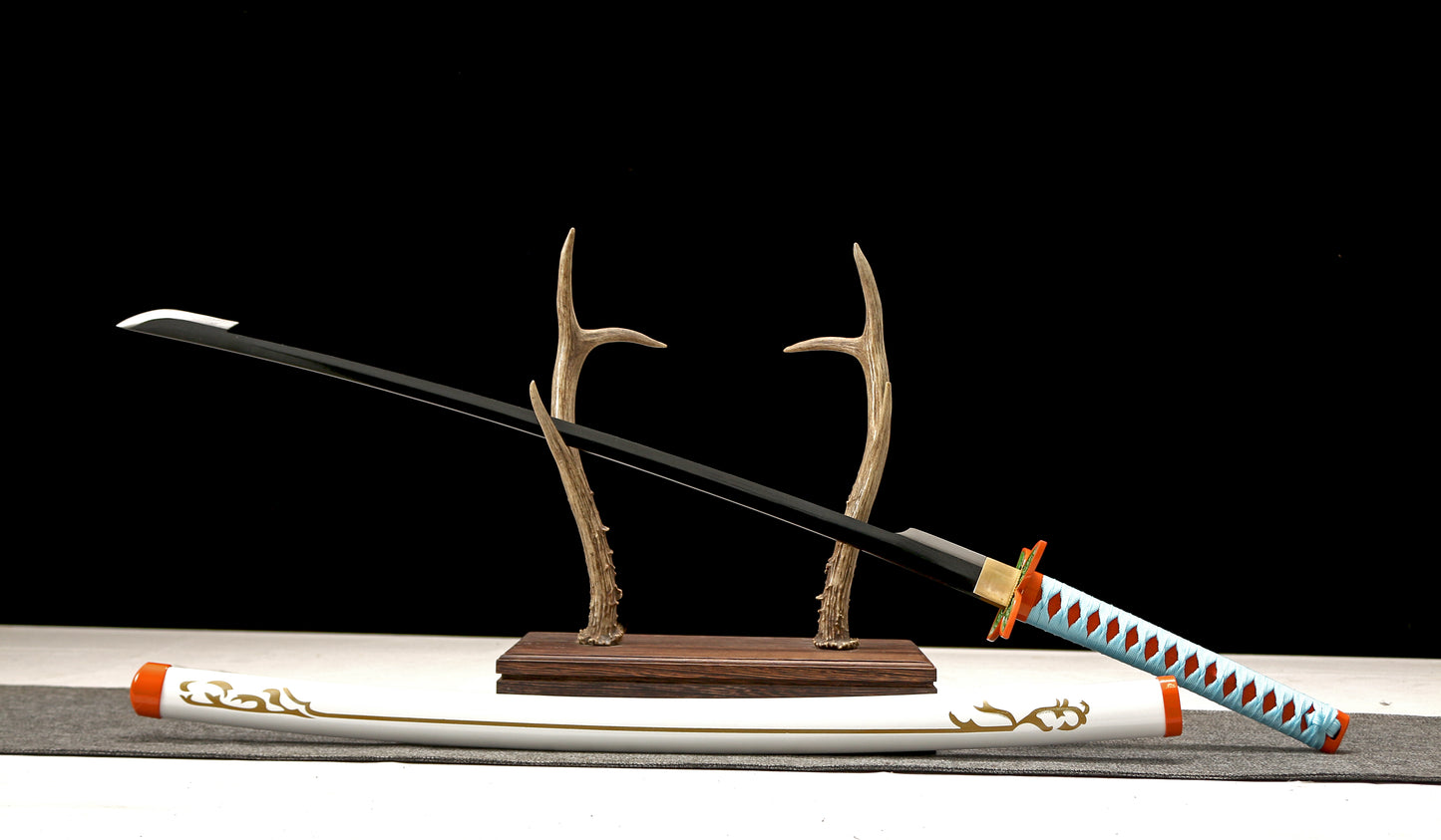 1:1 Replica Mitsuri Kanroji Worn Katana