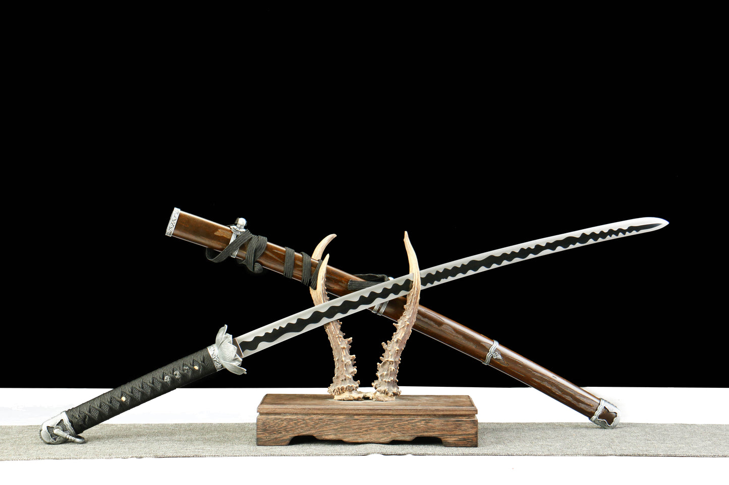 Immortal Cut Gate Opener - 1065 Steel Katana with Oil Quenched & Tempered Blade, Wooden Scabbard, Zinc Alloy Fittings - Unique Collector Sword