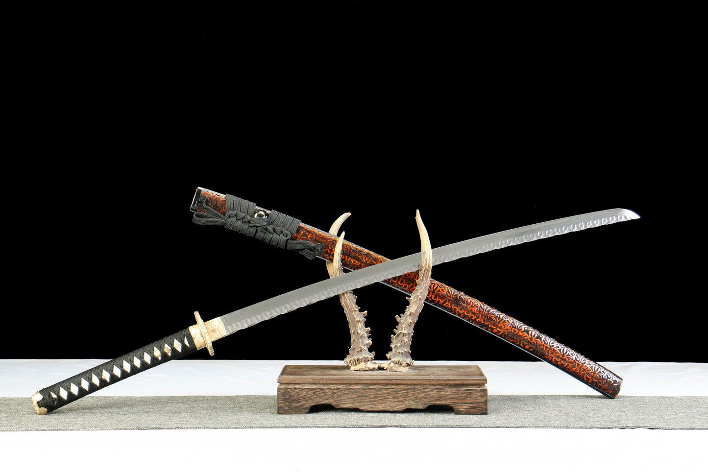Shadow Warrior Katana | 72cm Damascus Pattern Steel Blade with Handcrafted Stonewashed Finish, Oil Quenched & Tempered