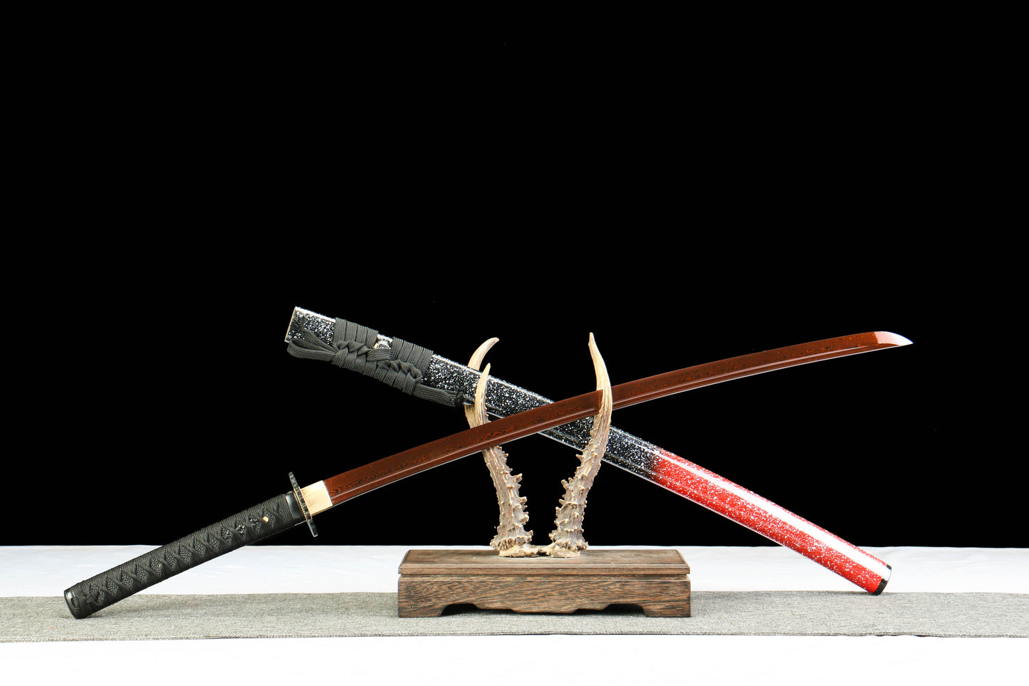 103cm Yue Du Katana | Blackened Damascus Steel Blade, Oil Quenched and Tempered