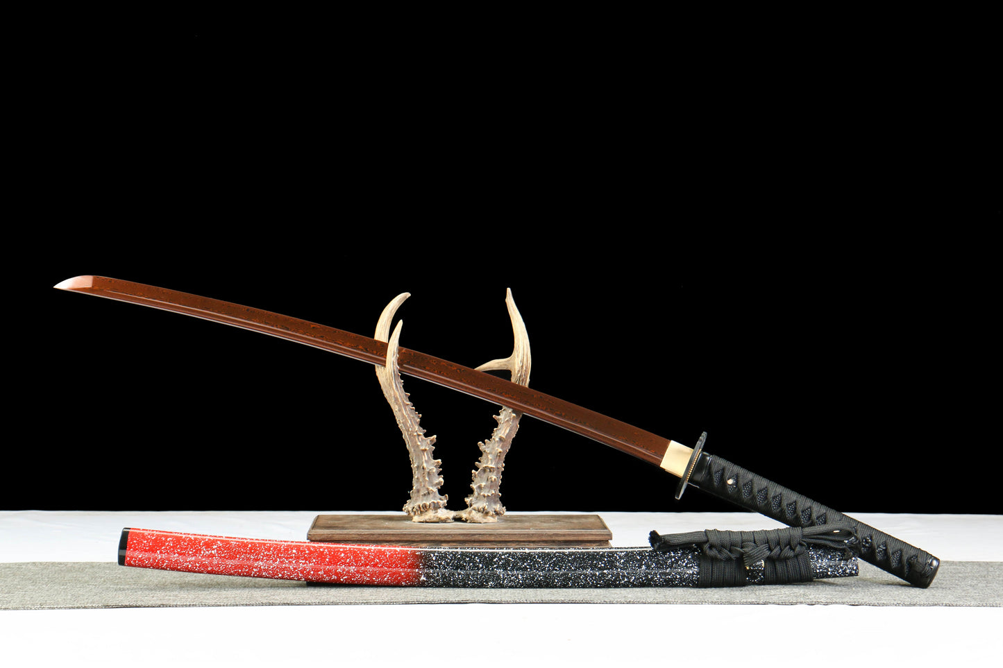 103cm Yue Du Katana | Blackened Damascus Steel Blade, Oil Quenched and Tempered