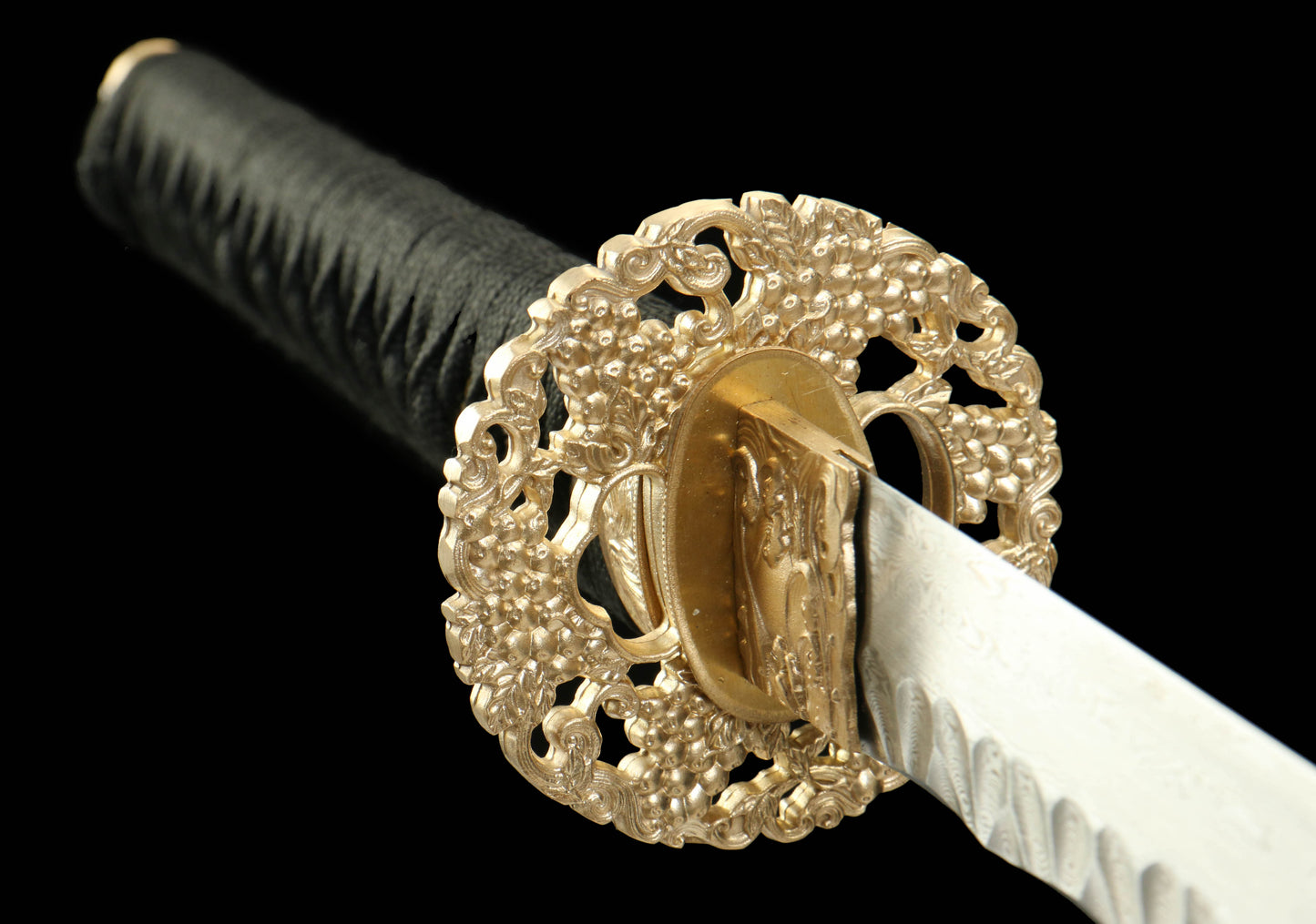 Shadow Warrior Katana | 72cm Damascus Pattern Steel Blade with Handcrafted Stonewashed Finish, Oil Quenched & Tempered