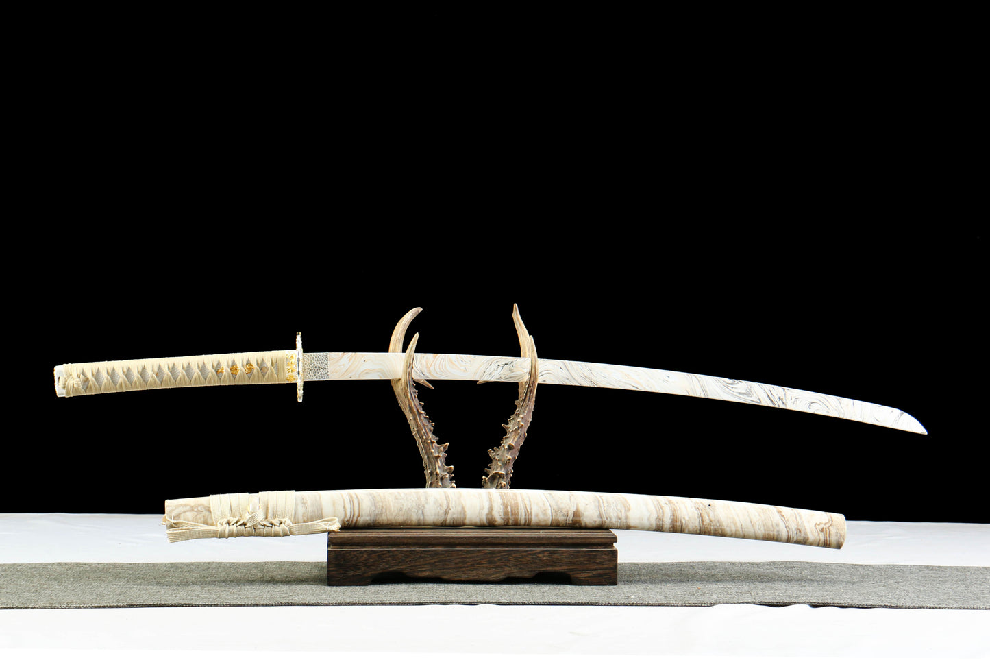 Jade Balance Cold Edge Katana | 72cm High-Carbon 1065 Steel Blade, Oil Quenched and Tempered