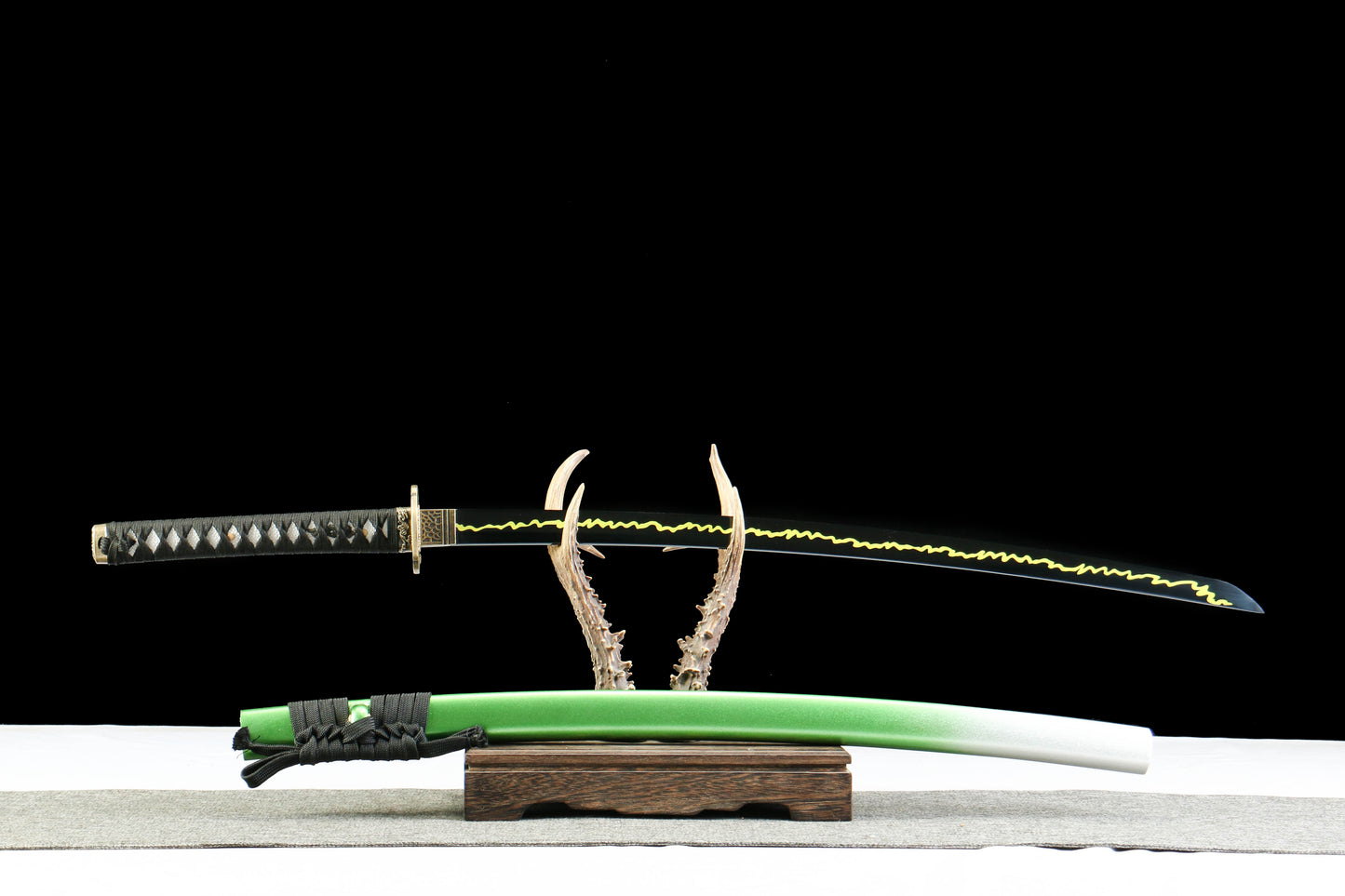 Phantom Wisteria Katana | 72cm 1065 Carbon Steel Blade, Oil Quenched and Tempered