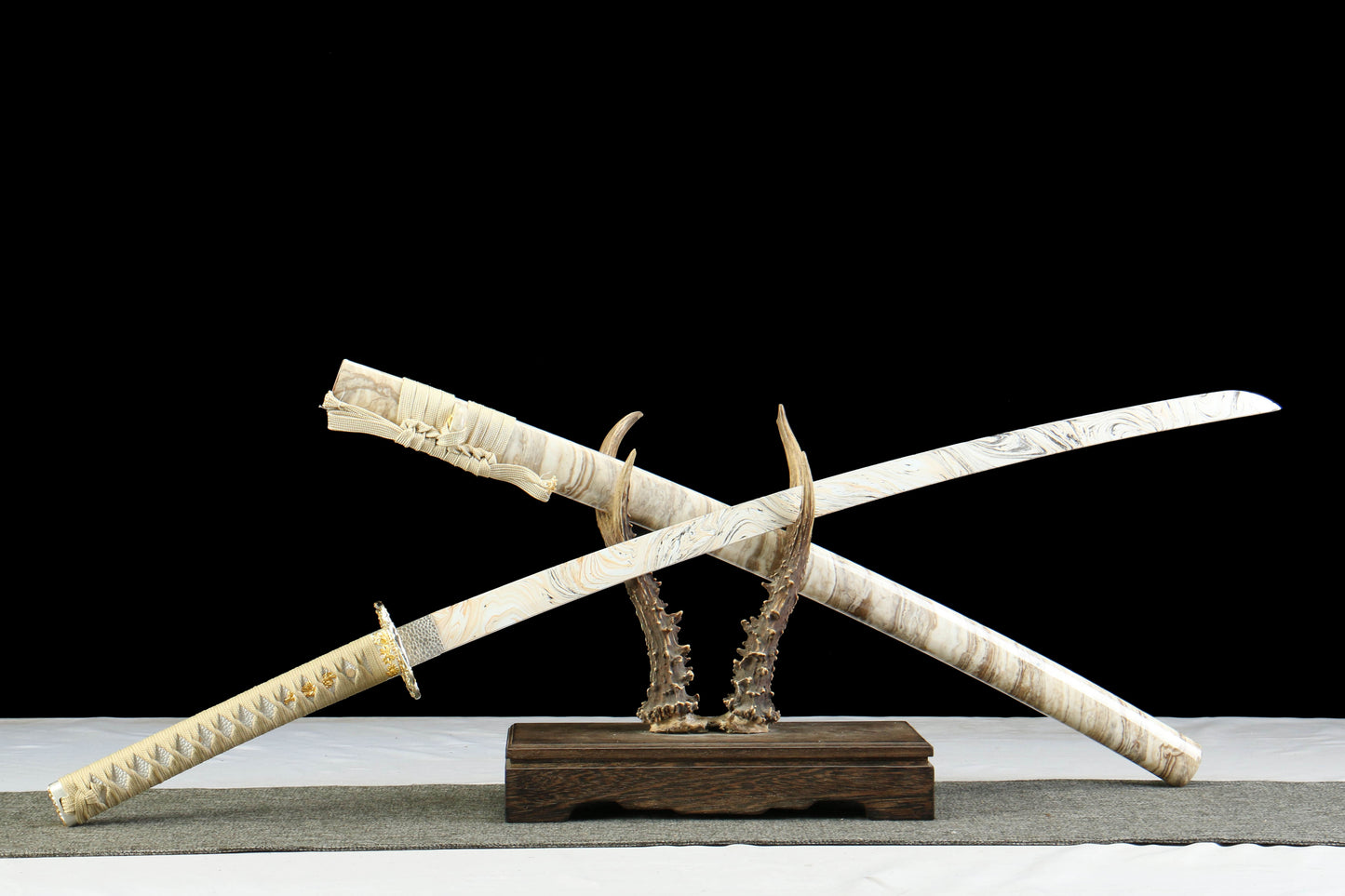 Jade Balance Cold Edge Katana | 72cm High-Carbon 1065 Steel Blade, Oil Quenched and Tempered