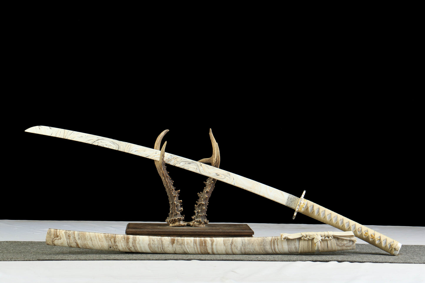 Jade Balance Cold Edge Katana | 72cm High-Carbon 1065 Steel Blade, Oil Quenched and Tempered
