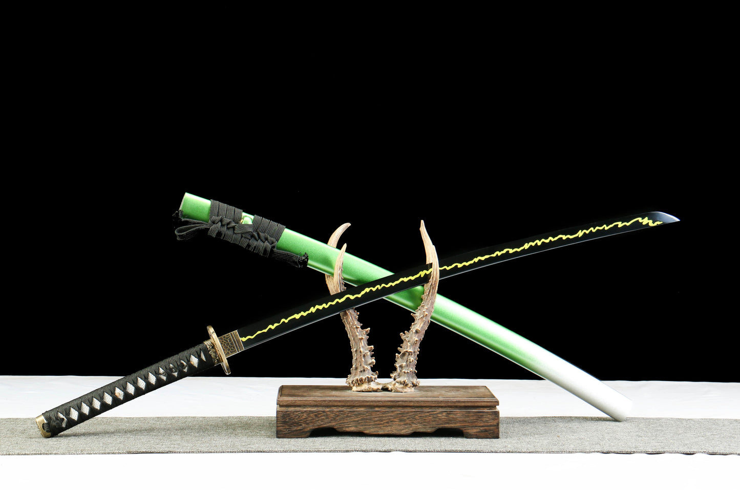 Phantom Wisteria Katana | 72cm 1065 Carbon Steel Blade, Oil Quenched and Tempered
