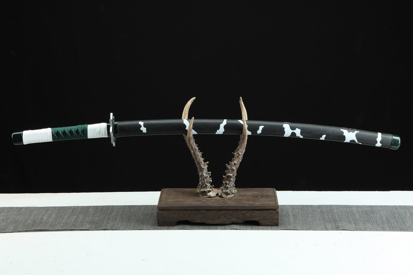 1:1 Replica Sanemi Shinazugawa Worn Katana(Leather sheath)