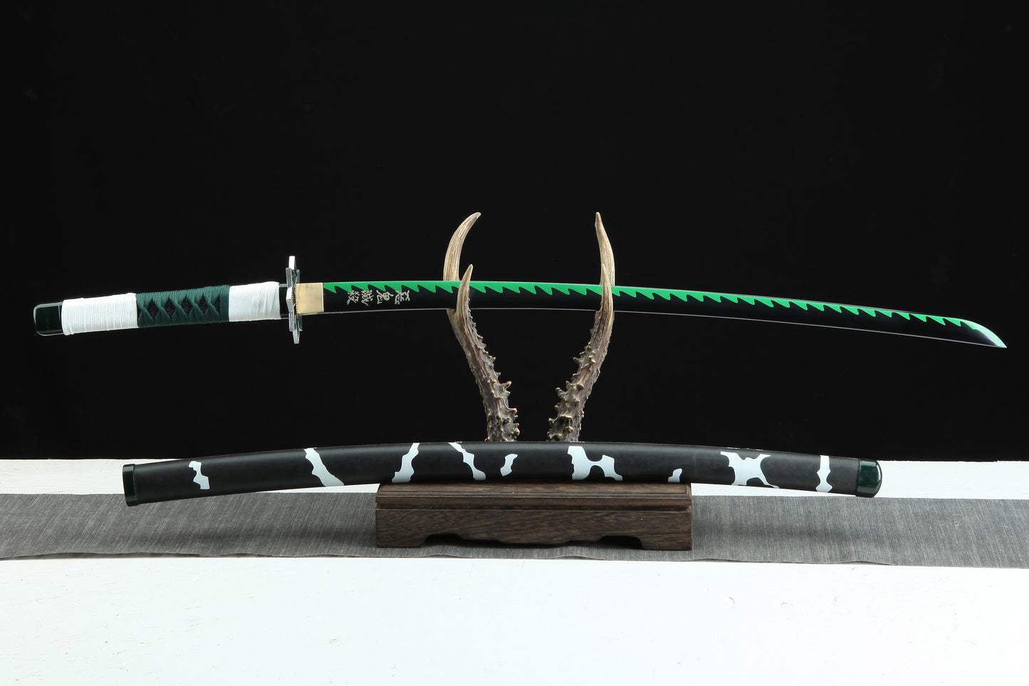 1:1 Replica Sanemi Shinazugawa Worn Katana(Leather sheath)