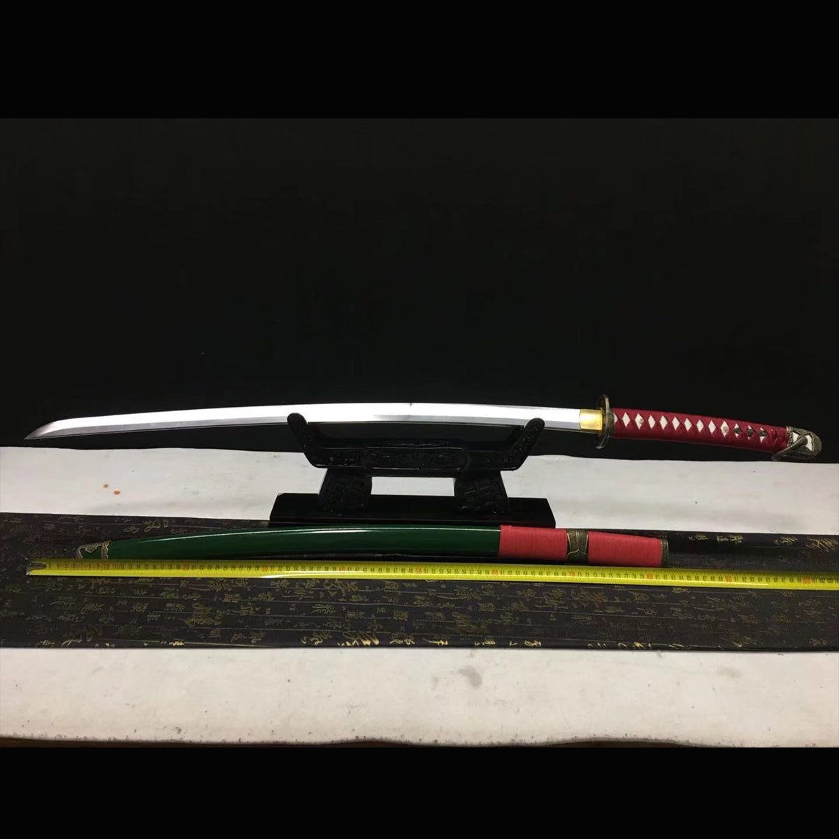 Military Green Katana with Real Hamon | Full Tang Clay Tempered T10 Steel Lacquered Wood Scabbard 104cm