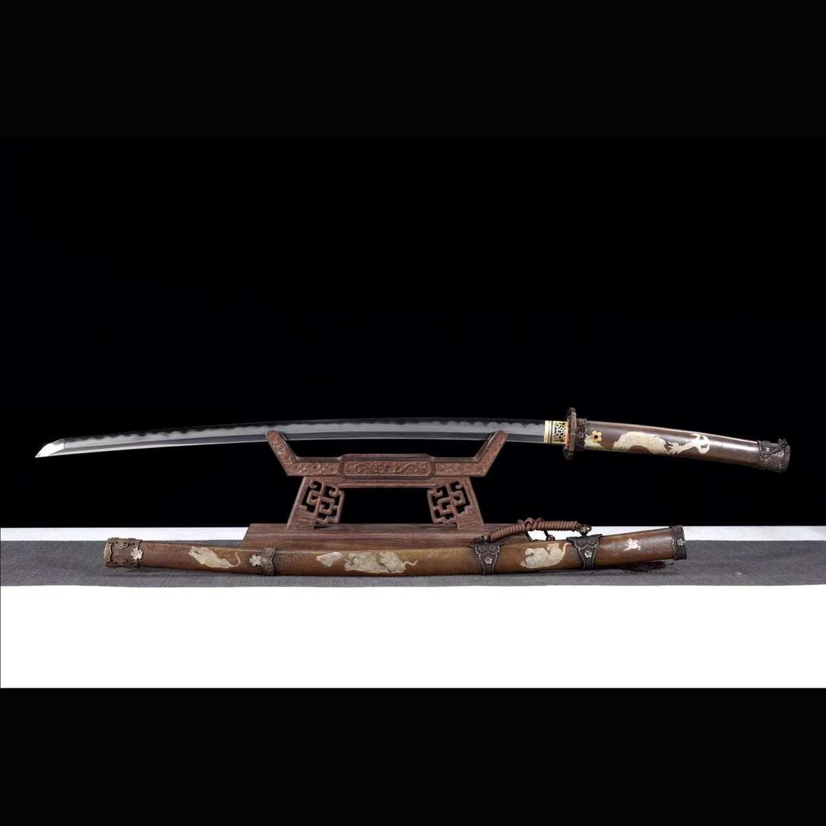 Jinchuan Tachi with Real Hamon | Full Tang Folded Damascus Steel Copper-Wrapped Wood Scabbard 103cm