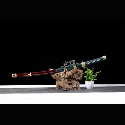 Chivalrous Knight Tachi with Real Hamon | Full Tang Clay Tempered Folded Pattern Steel Hand-Lacquered Scabbard 103cm