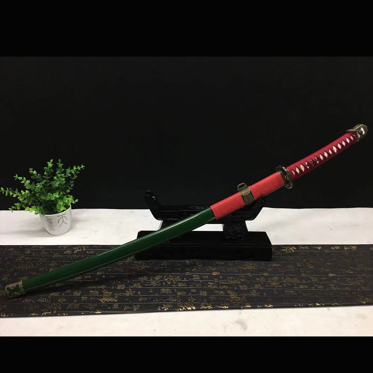 Military Green Katana with Real Hamon | Full Tang Clay Tempered T10 Steel Lacquered Wood Scabbard 104cm