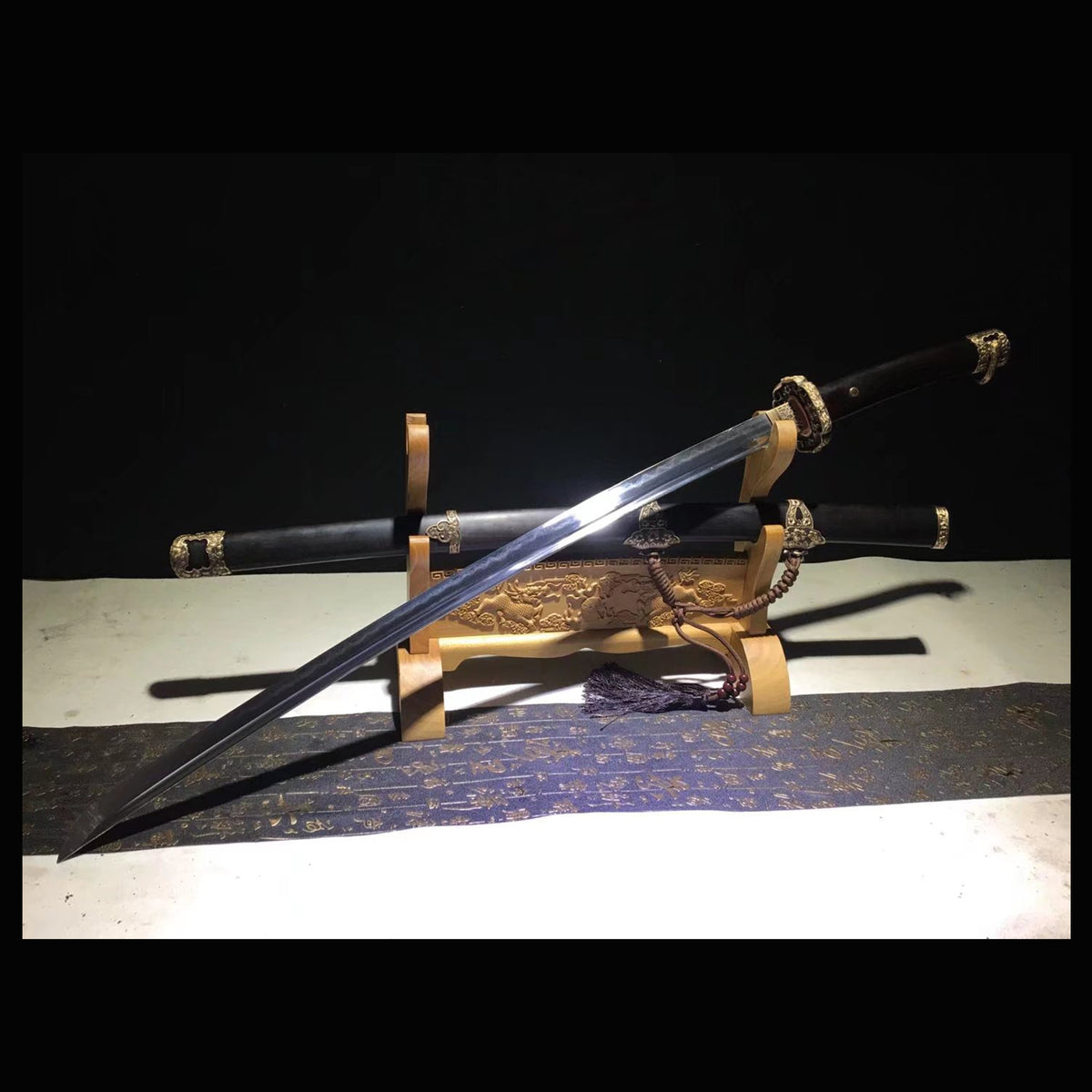 Chrysanthemum Tachi with Real Hamon | Full Tang Folded Damascus Steel Pure Copper Fittings Black Ebony Scabbard 100cm