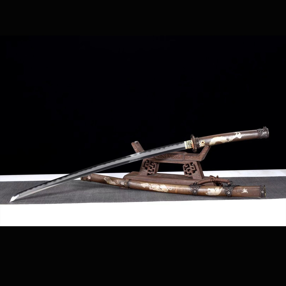 Jinchuan Tachi with Real Hamon | Full Tang Folded Damascus Steel Copper-Wrapped Wood Scabbard 103cm