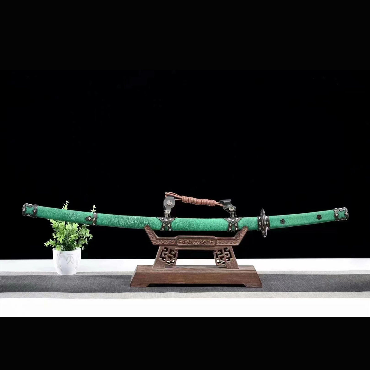 Green Pearl Rayskin Tachi with Real Hamon | Full Tang Feather Damascus Steel 103cm