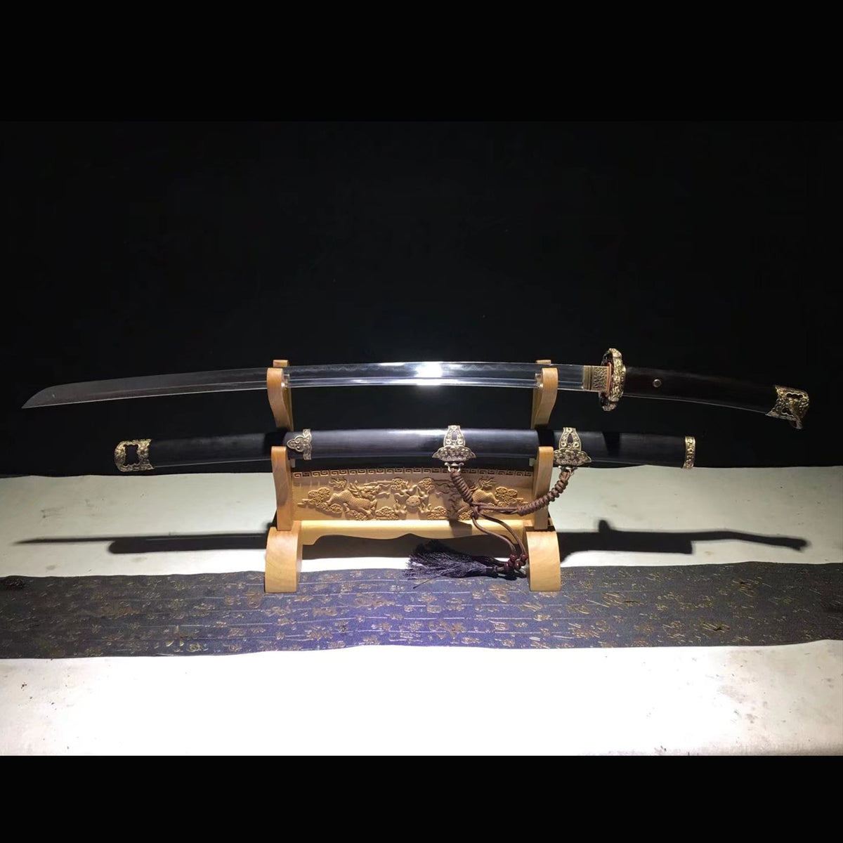 Chrysanthemum Tachi with Real Hamon | Full Tang Folded Damascus Steel Pure Copper Fittings Black Ebony Scabbard 100cm