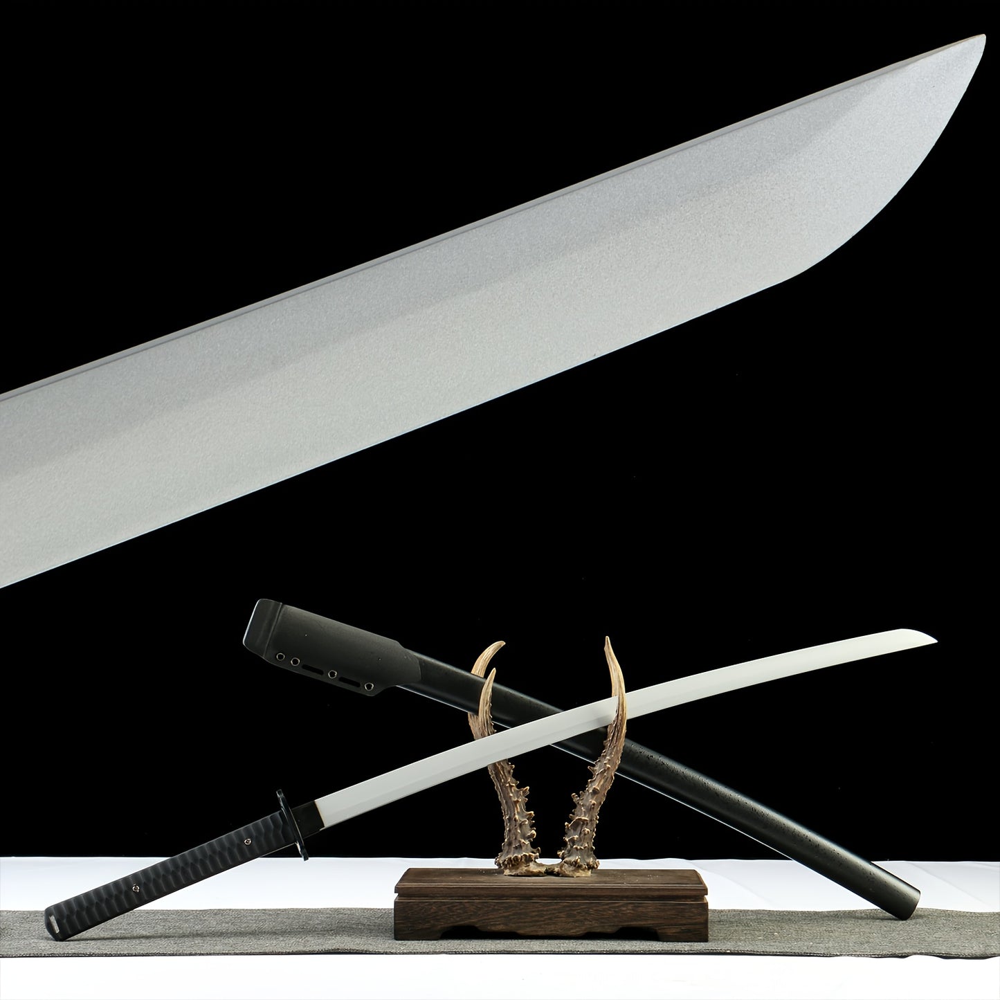 Reaper · Titanium-Coated Carbon Steel Tactical Katana · K Sheath (40.55in)