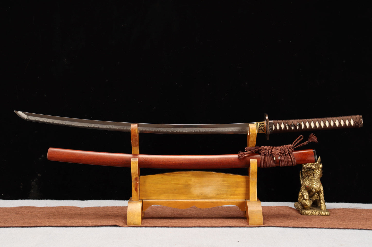 103cm/40.55 inch  Authentic hand-forged T10 steel hand-polished copper-plated gilded silver Japanese samurai sword red