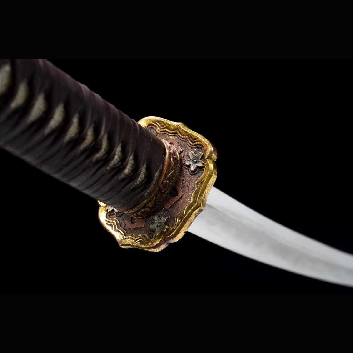 Type 98 Shin Gunto with Real Hamon | Full Tang Folded Damascus Steel Iron-Wrapped Wood Scabbard 103cm