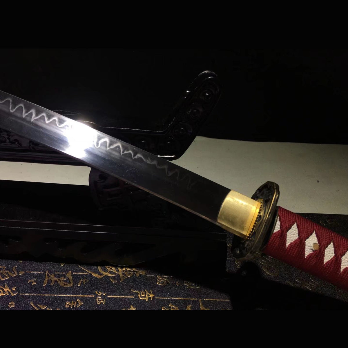 Military Green Katana with Real Hamon | Full Tang Clay Tempered T10 Steel Lacquered Wood Scabbard 104cm