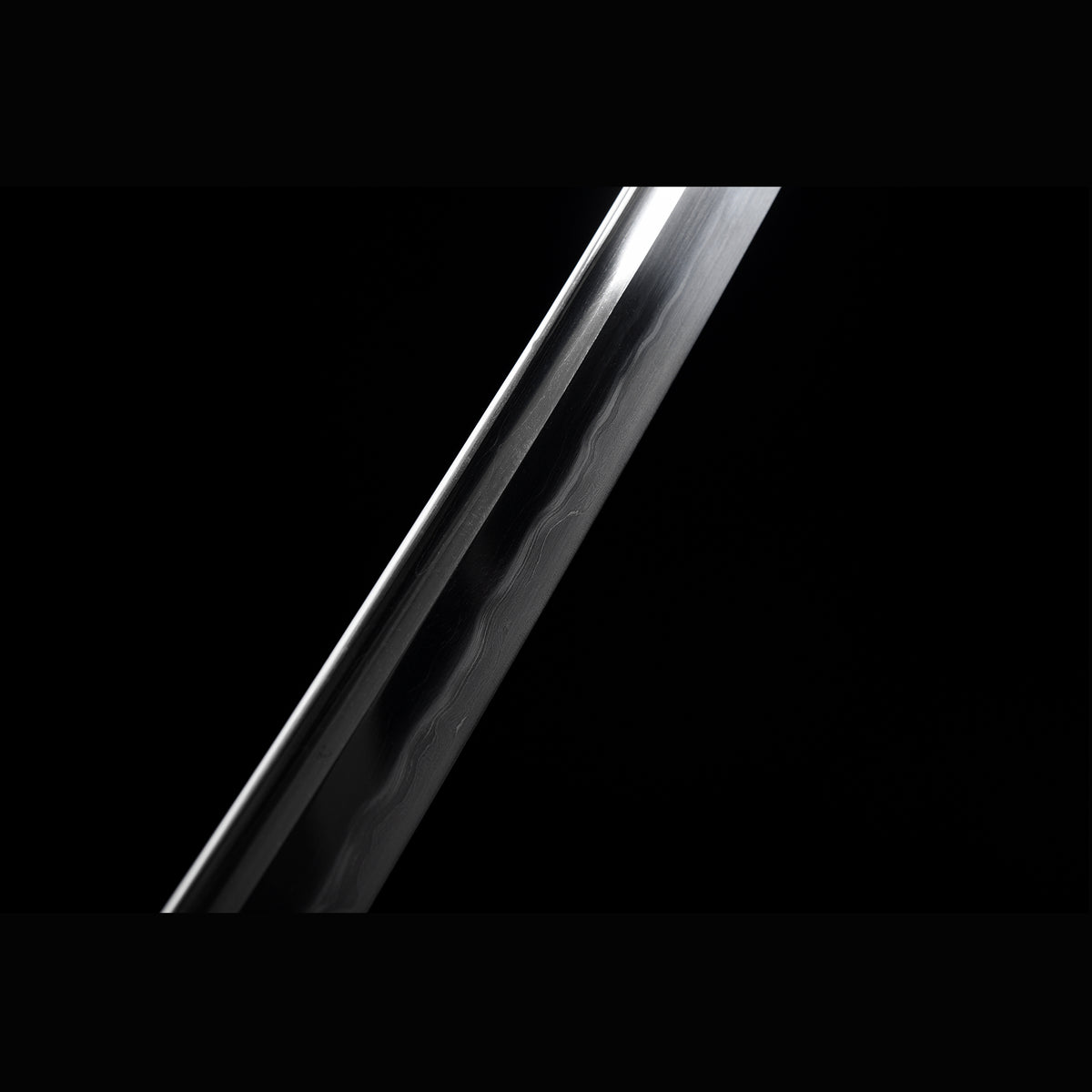 Choji Midare 1095 Katana with Real Hamon | Full Tang Clay Tempered 13-Stage Hand-Polished Lacquered Scabbard 102cm