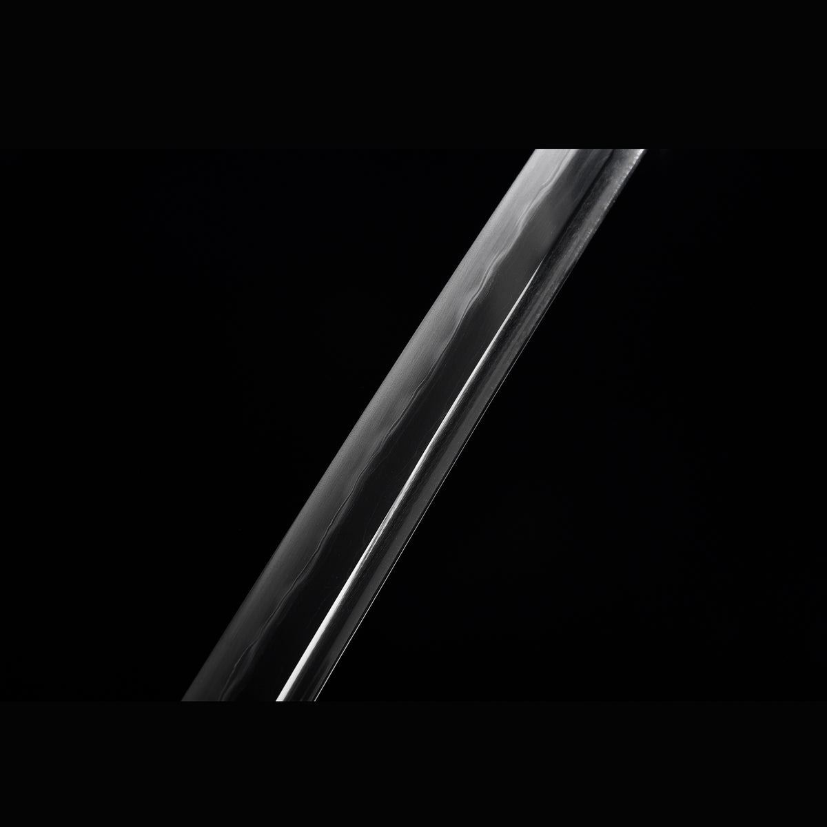 Choji Midare 1095 Katana with Real Hamon | Full Tang Clay Tempered 13-Stage Hand-Polished Lacquered Scabbard 102cm