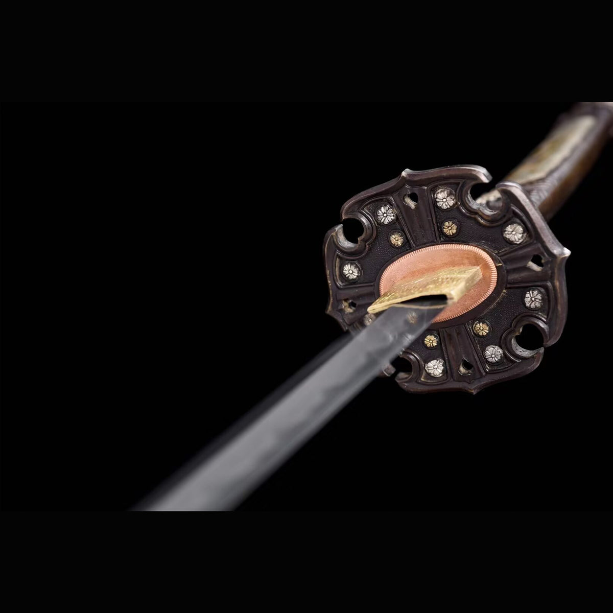 Abundant Cloud Tachi with Real Hamon | Full Tang Laminated Steel All-Copper Scabbard 106cm