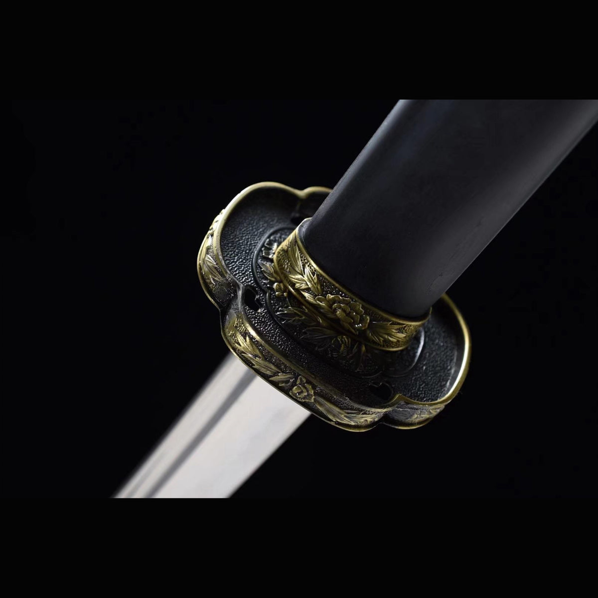 Auspicious Tachi with Real Hamon | Full Tang Clay Tempered T10 Steel Natural Black Ebony Scabbard 102cm