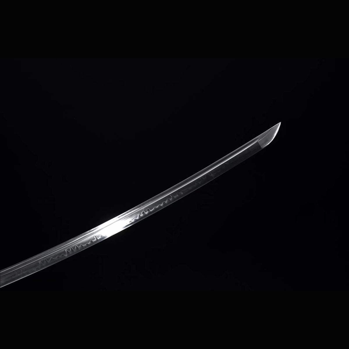 Auspicious Tachi with Real Hamon | Full Tang Clay Tempered T10 Steel Natural Black Ebony Scabbard 102cm