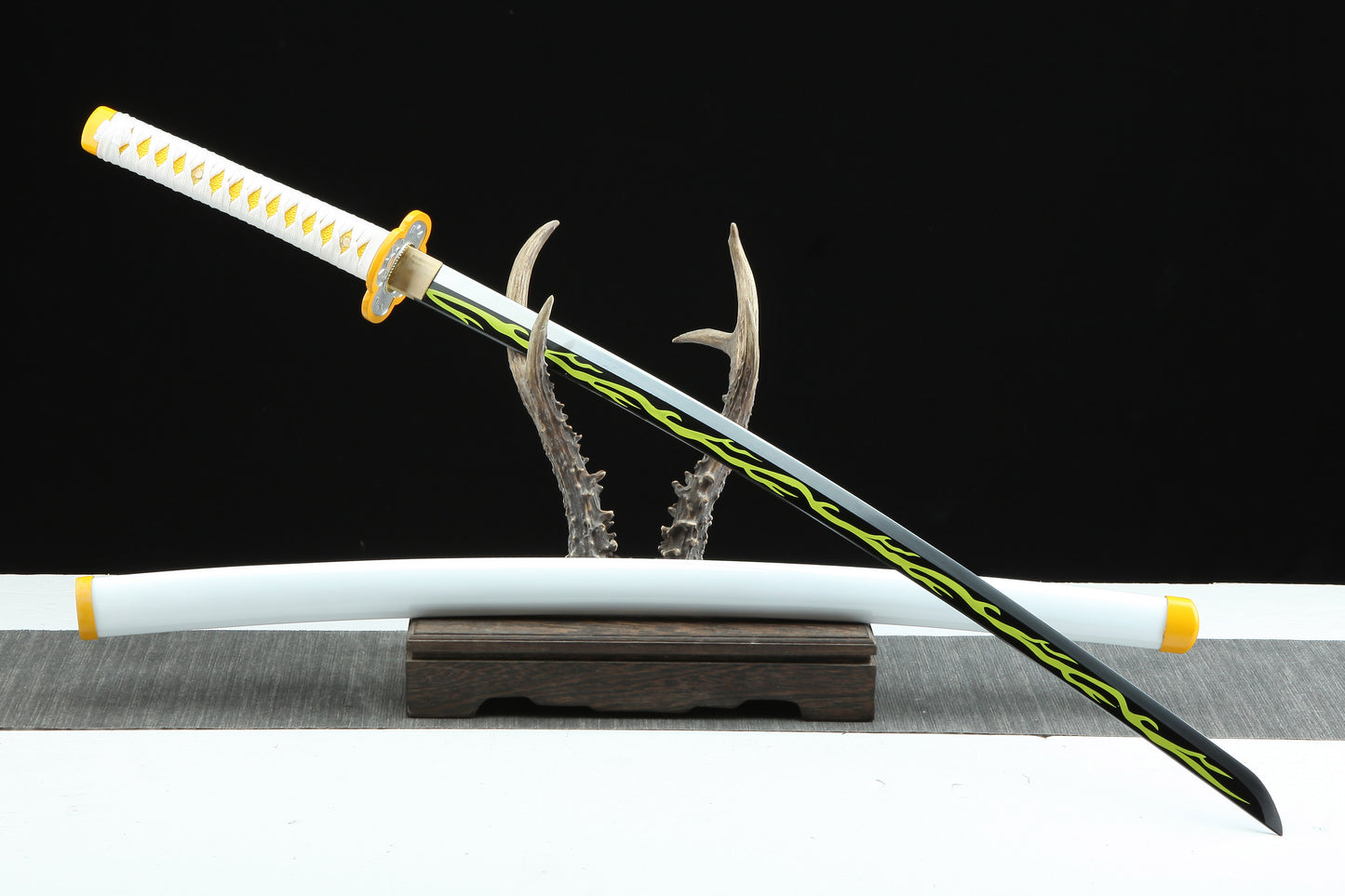 1:1 Replica Agatsuma Zenitsu Worn Katana