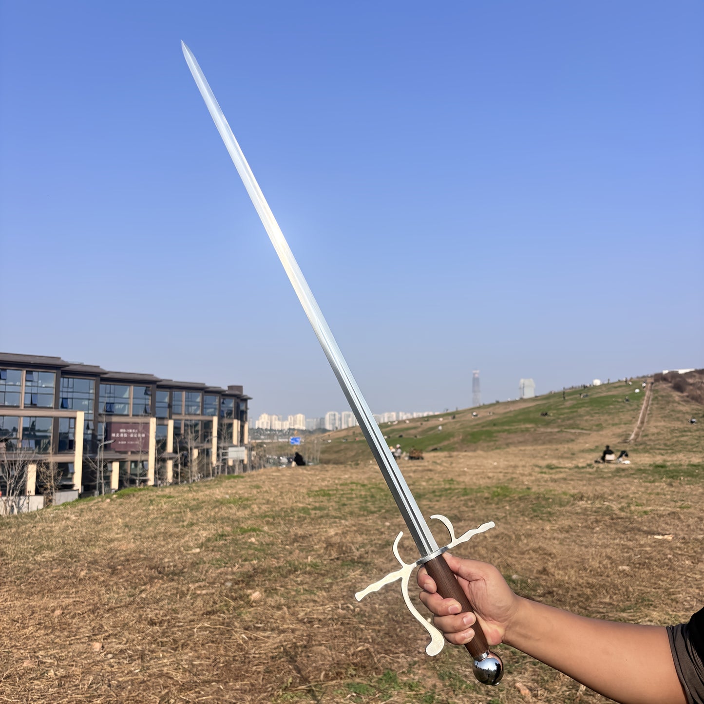 Lightning Knight Rapier | Handcrafted 1095 Carbon Steel Mirror-Polished Double-Edge Blade Swept Hilt Brown Wood Grip Unsharpened Display 102cm — Best European Rapier Under $140