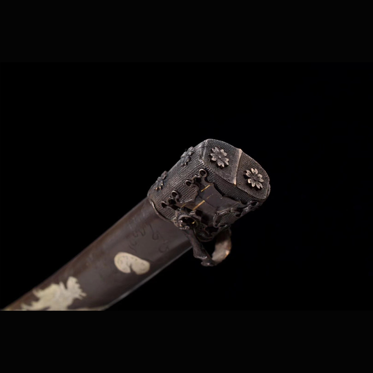 Roaring Tiger Ladder Damascus Tachi | Full Tang Twisted Pattern Steel Copper Gilt Scabbard 102cm