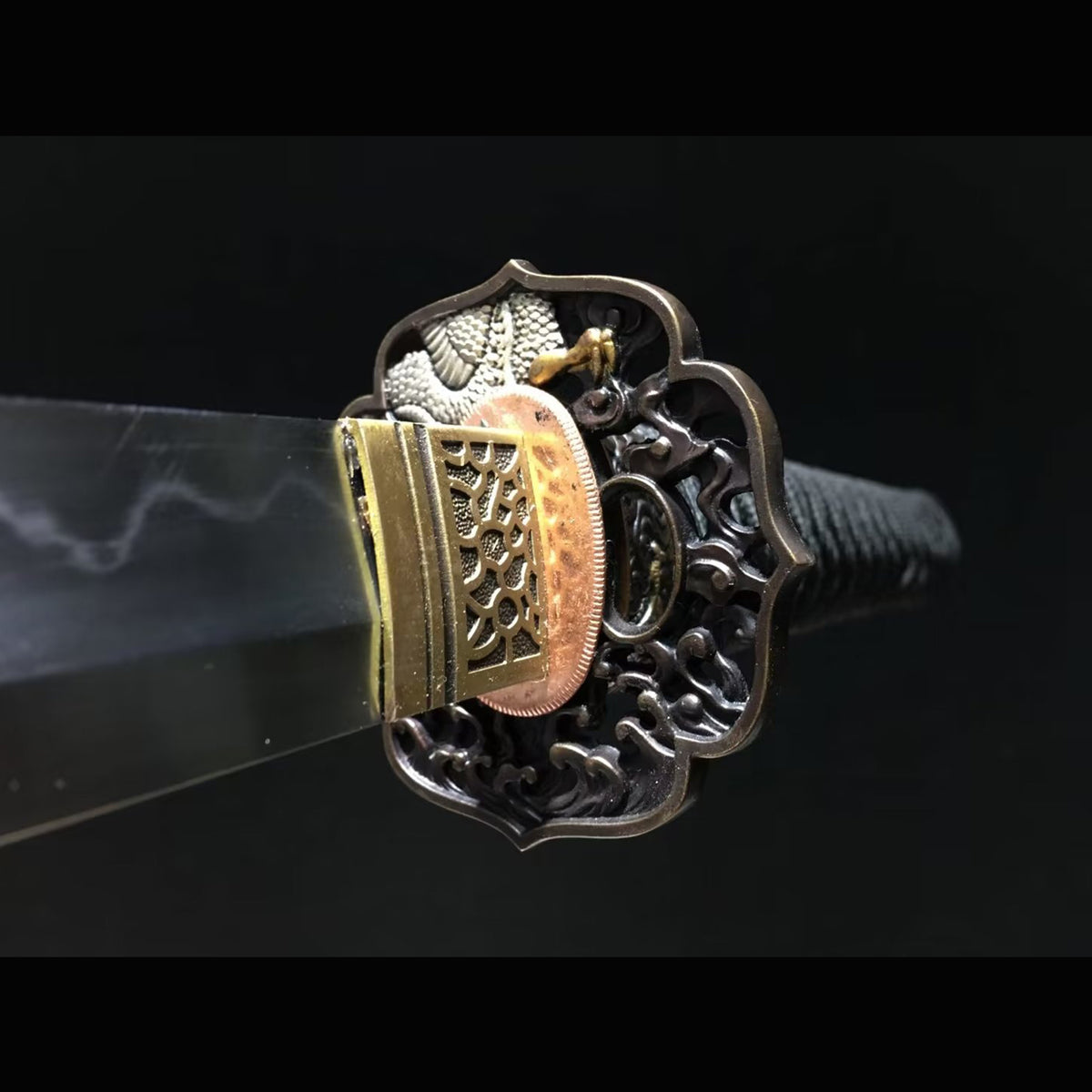Sea Dragon Gomai Katana with Real Hamon | Full Tang 5-Piece Laminated Steel Rayskin Scabbard 103cm
