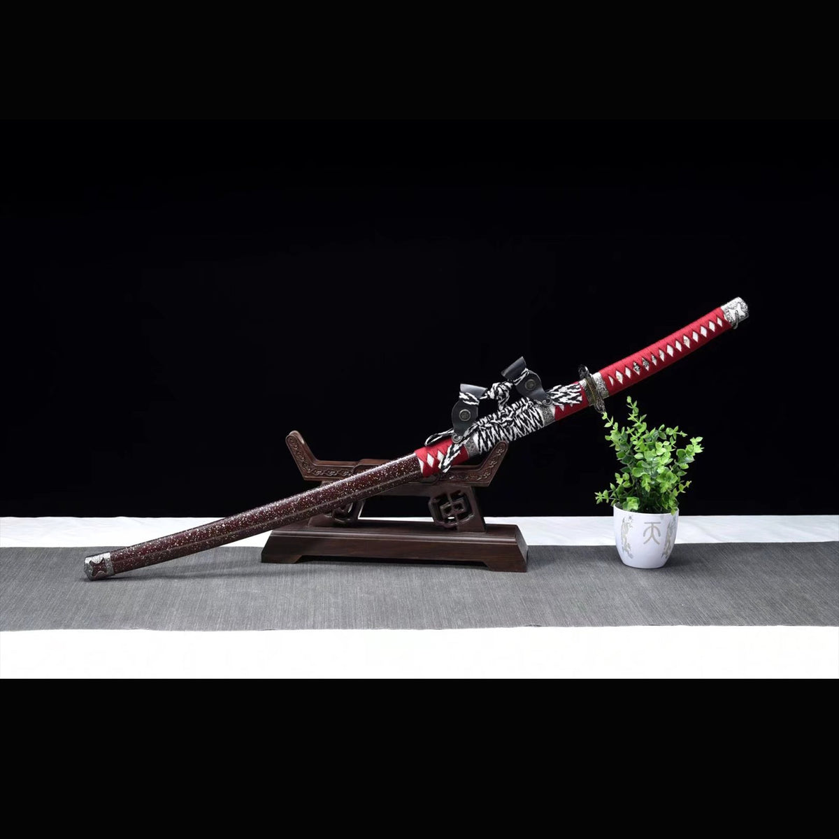 Yoshimura Tachi with Real Hamon | Full Tang Clay Tempered T10 Steel Lacquered Hardwood Scabbard 102cm
