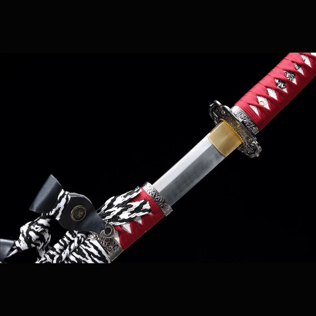 Yoshimura Tachi with Real Hamon | Full Tang Clay Tempered T10 Steel Lacquered Hardwood Scabbard 102cm